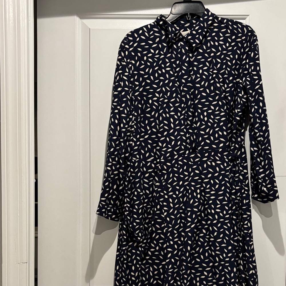Elegant Navy and White Patterned Long Sleeve Dress